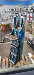 76166 Avengers Tower Battle (Retired) (Previously Owned) product image 1, provided for visual reference and product detail