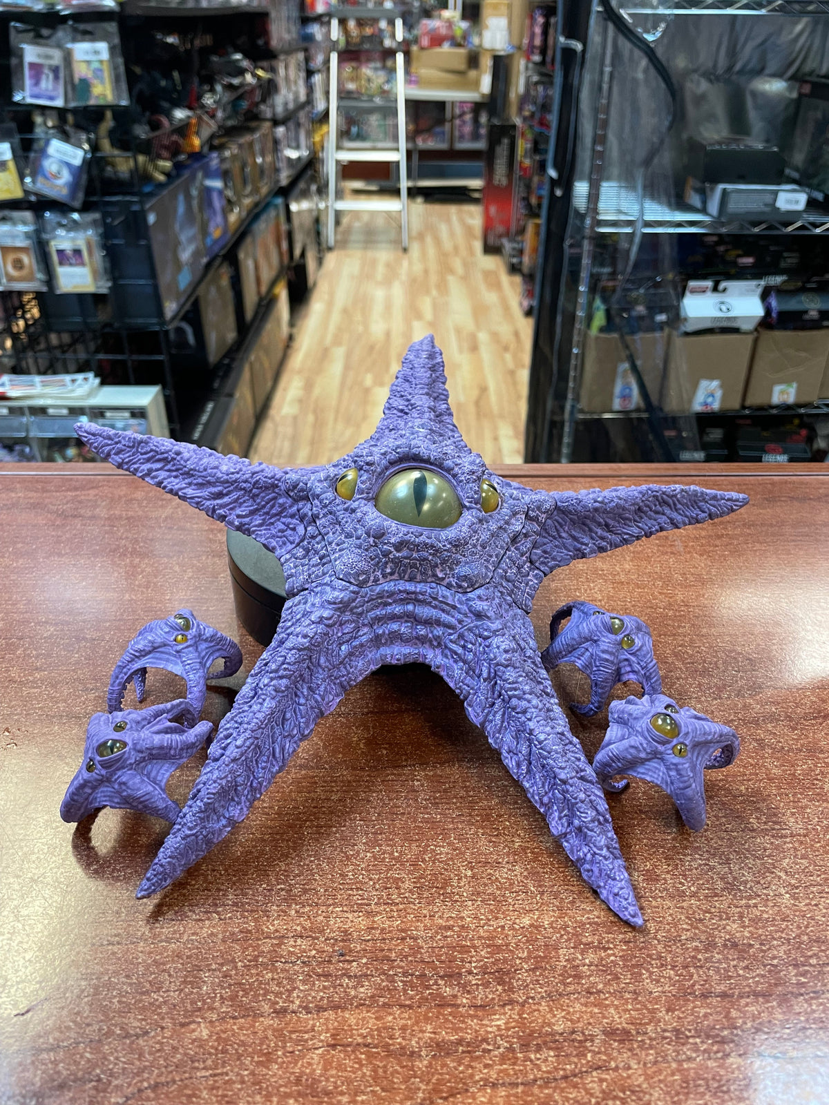 Start The Conqueror BAF (DC Multiverse, McFarlane Toys) COMPLETE product image 1, provided for visual reference and product