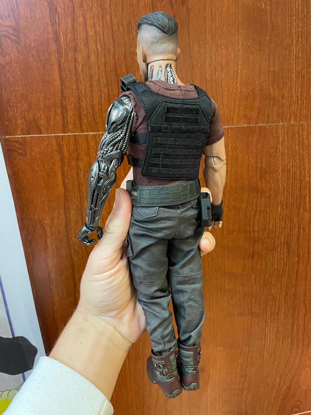 Cable With Exclusive Shield MMS583 1/6 Scale (Deadpool 2, Hot Toys) COMPLETE product image 12, provided for visual reference