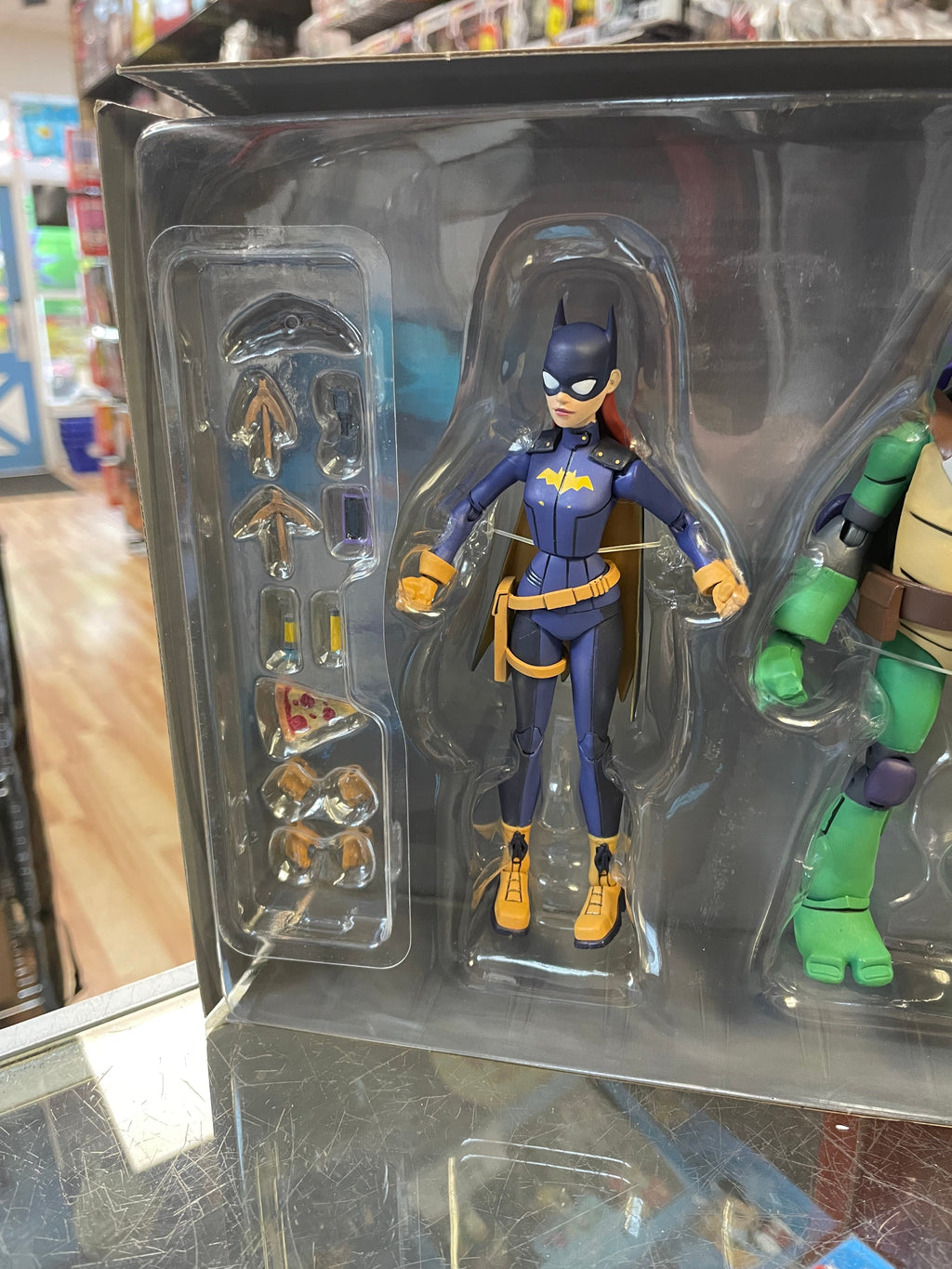 Batgirl & Donatello 2 Pack (Batman Vs Teenage Ninja Turtles, DC Collectibles) NEW/OPEN product image 3, provided for visual