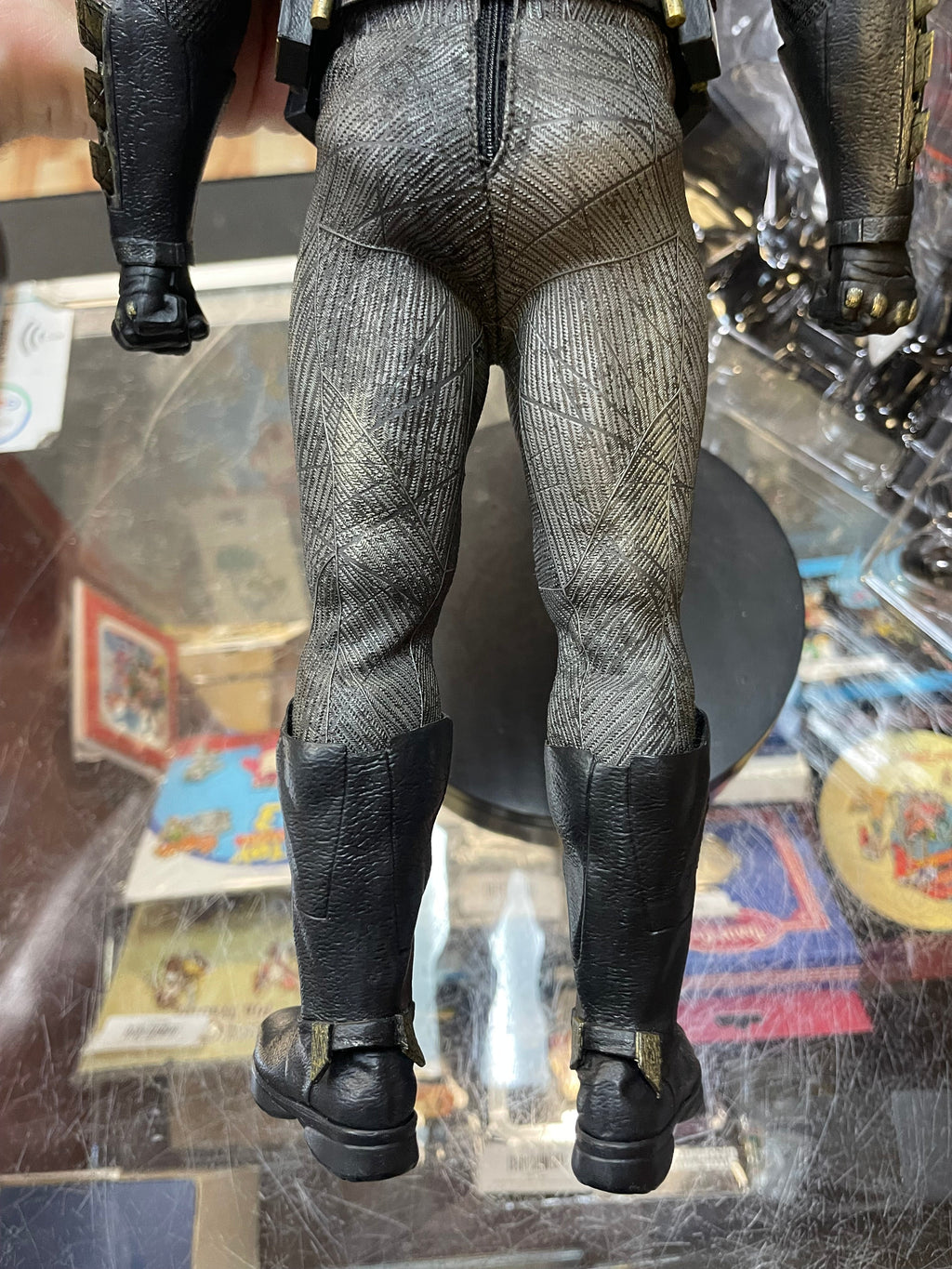 Batman With Tech Cowl MMS342 1/6 Scale (Batman VS Superman Dawn Of Justice, Hot Toys) COMPLETE product image 12, provided