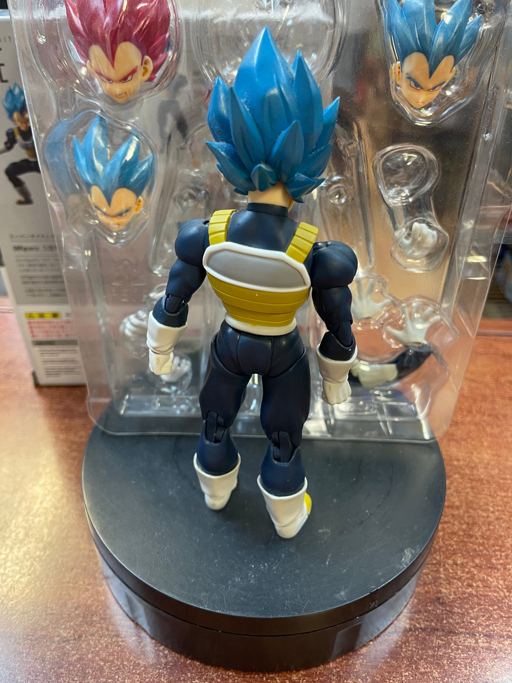 Super Saiyan God SS Vegeta (Dragon Ball, Bandai SH Figuarts) *COMPLETE* product image 4, provided for visual reference and