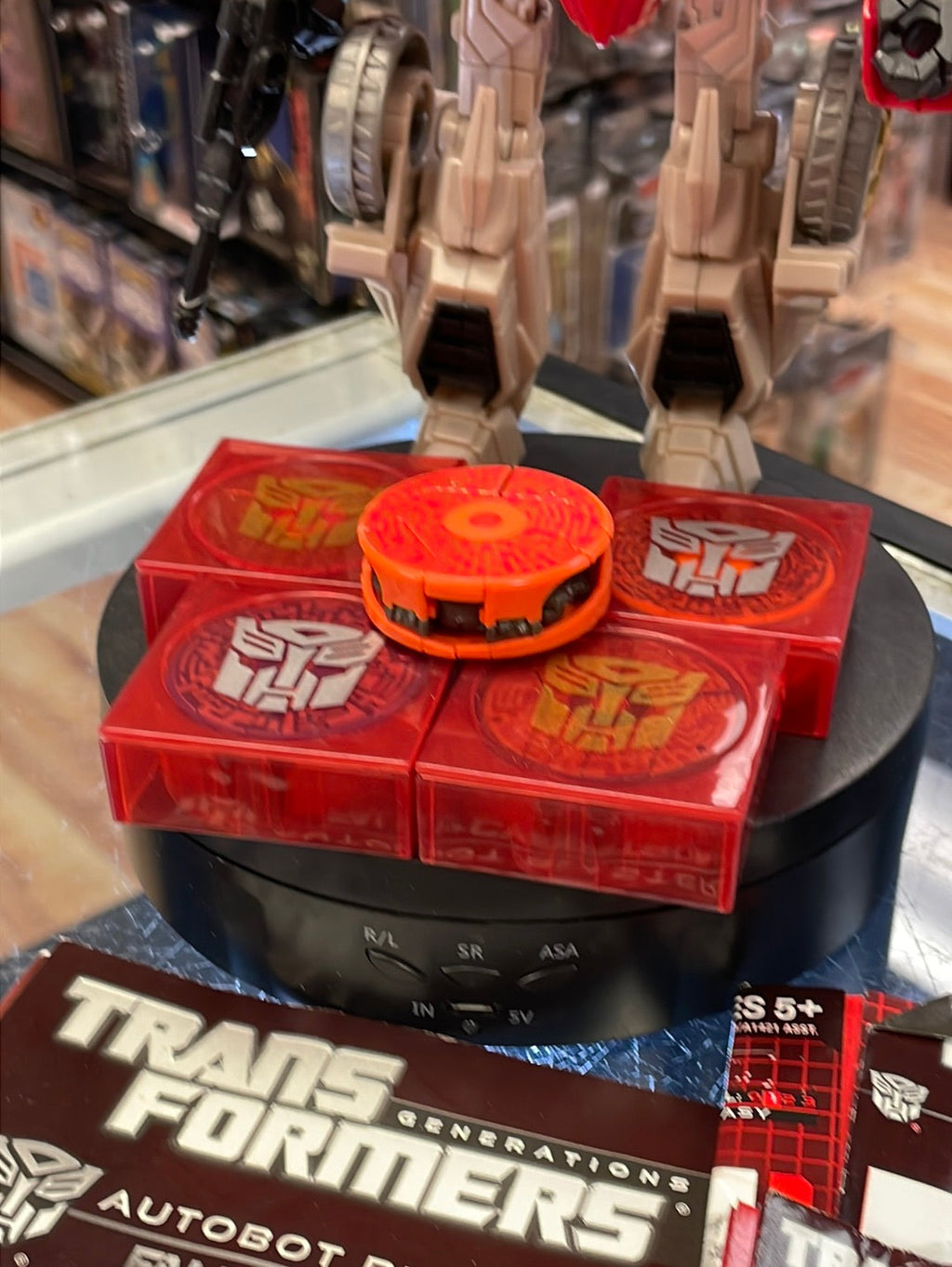 Generations Blaster with Data Disk Lot (Transformers Deluxe Class, Hasbro) Complete product image 6, provided for visual
