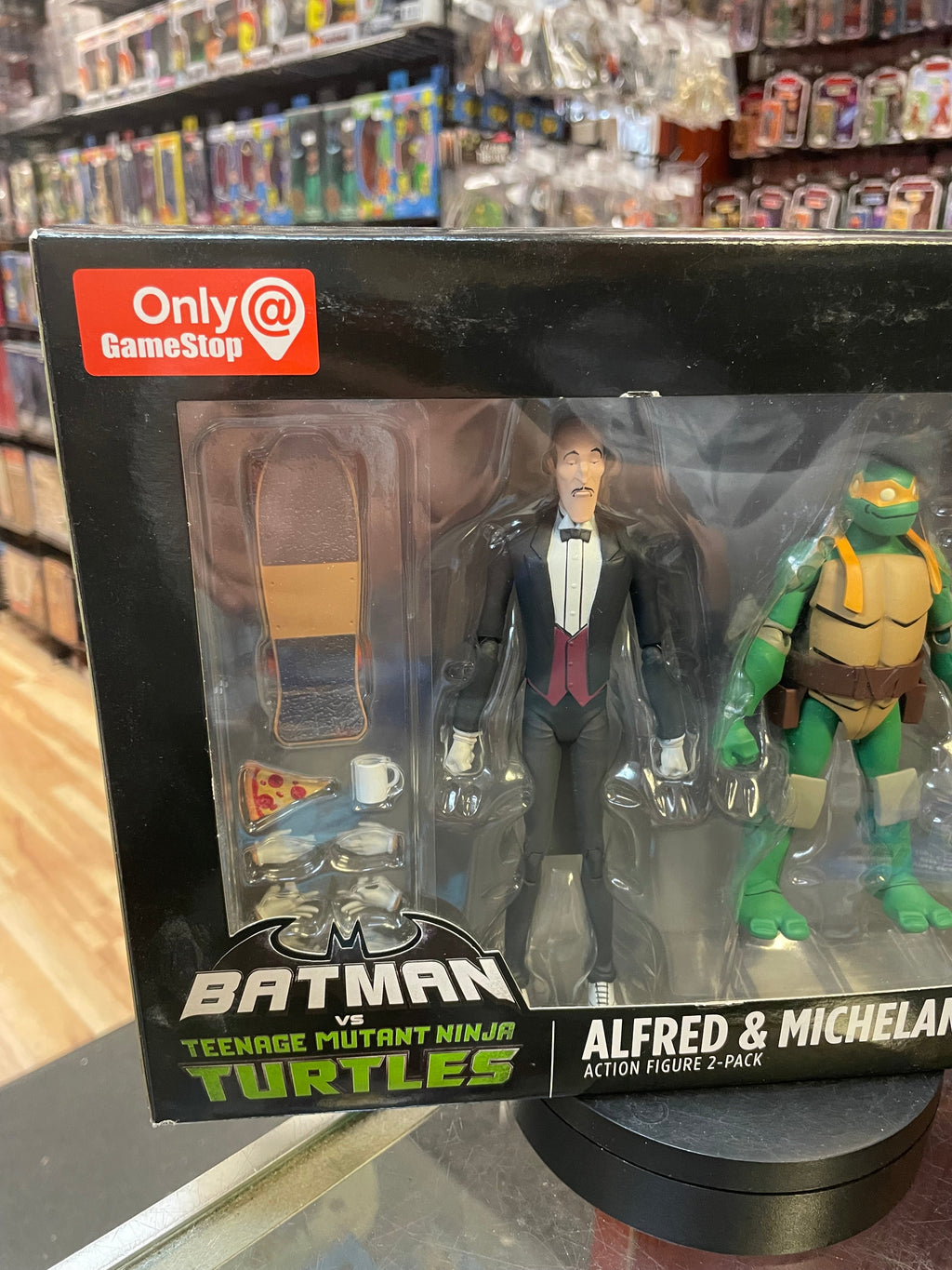 Alfred & Michelangelo 2 Pack (Batman Vs Teenage Ninja Turtles, DC Collectibles) SEALED product image 3, provided for visual