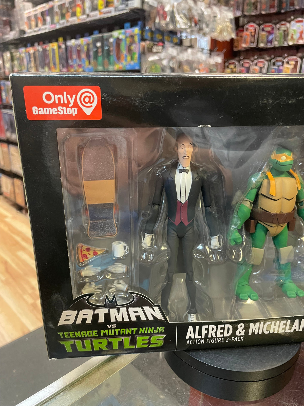 Alfred & Michelangelo 2 Pack (Batman Vs Teenage Ninja Turtles, DC Collectibles) SEALED product image 3, provided for visual
