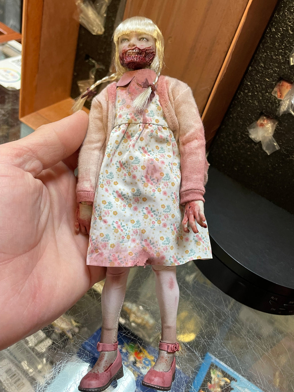 Khloe The Twin BIT007A 1/6 Scale (Asmus Toys, Bitten Series) COMPLETE product image 8, provided for visual reference and