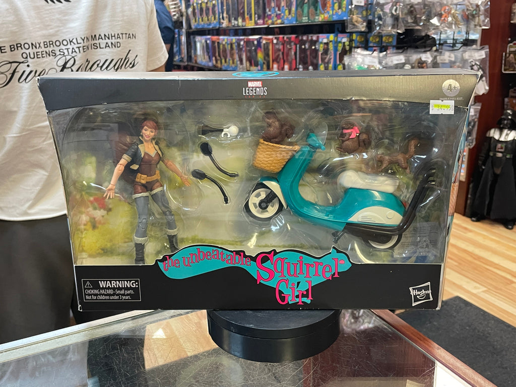 Squirrel Girl Deluxe (Marvel Legends, Hasbro) **SEALED** product image 1, provided for visual reference and product detail