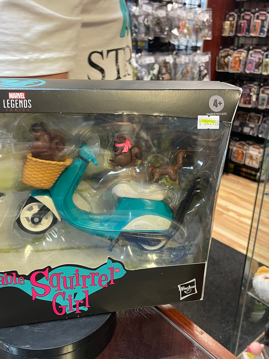 Squirrel Girl Deluxe (Marvel Legends, Hasbro) **SEALED** product image 3, provided for visual reference and product detail