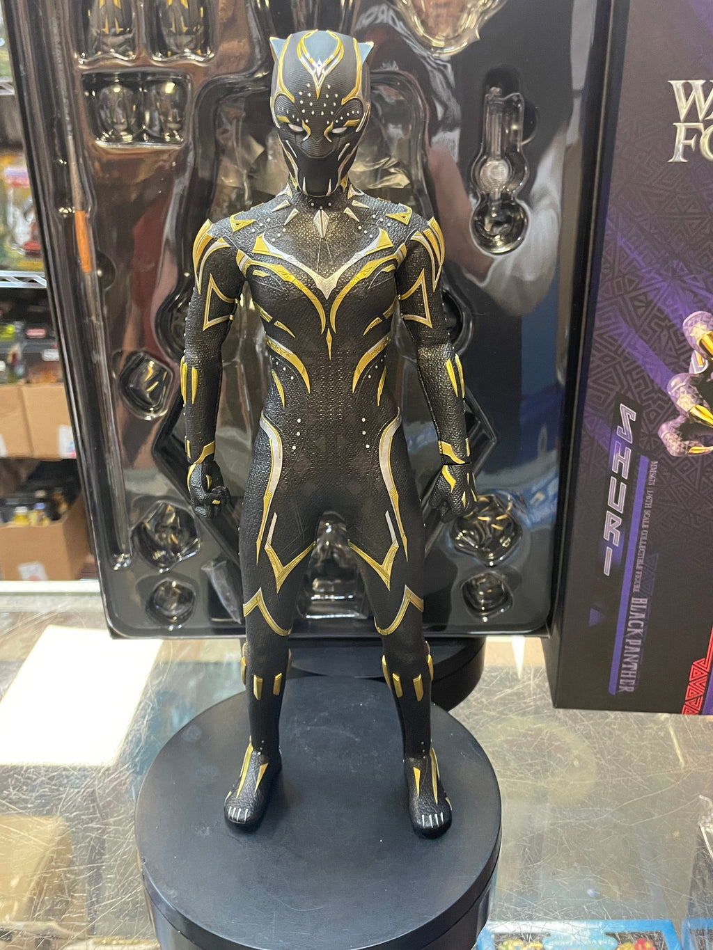 Shuri MMS675 1/6 Scale (Black Panther Wakanda Forever, Hot Toys) COMPLETE product image 2, provided for visual reference and