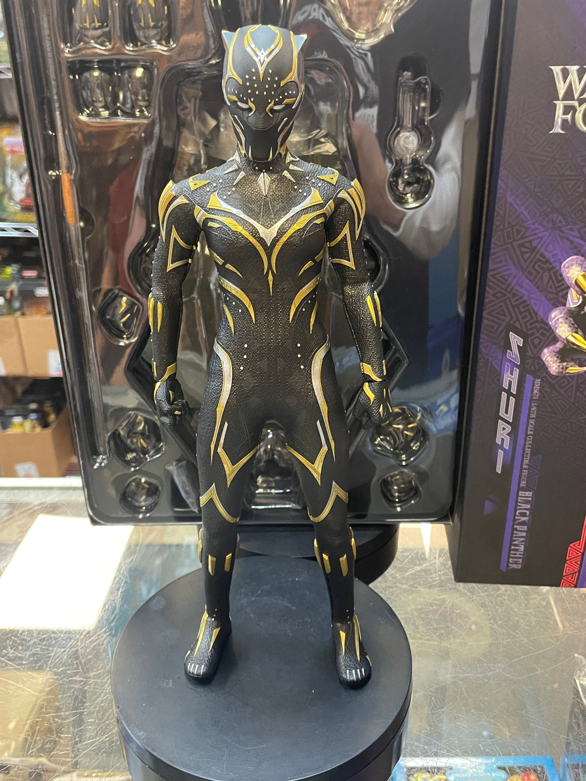 Shuri MMS675 1/6 Scale (Black Panther Wakanda Forever, Hot Toys) COMPLETE product image 2, provided for visual reference and