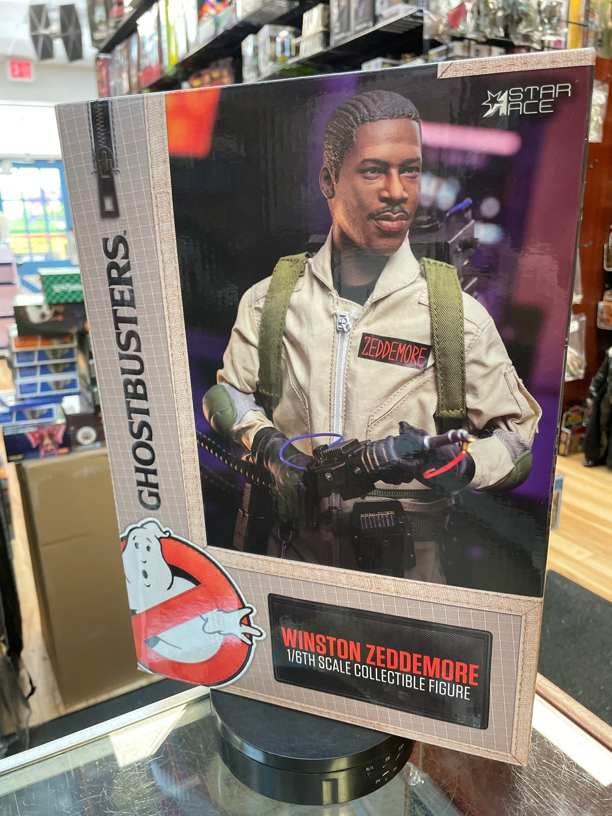 Winston Zeddemore 1/6 Scale SA0154 (Star Ace, Ghostbusters) COMPLETE product image 10, provided for visual reference and
