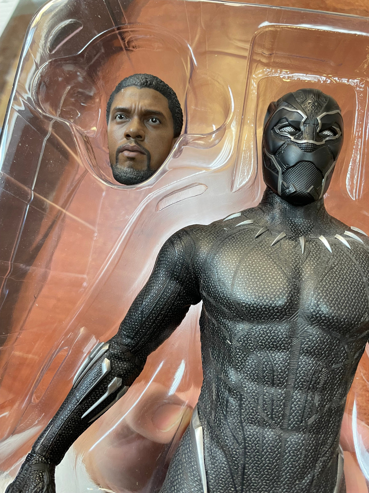 Black Panther MMS470 1/6 Scale (Marvel Black Panther, Hot Toys) INCOMPLETE product image 17, provided for visual reference