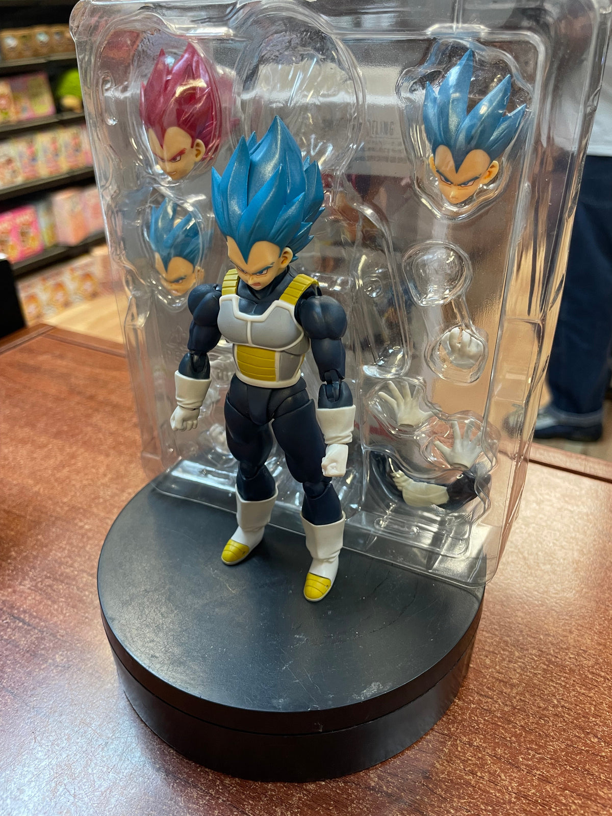 Super Saiyan God SS Vegeta (Dragon Ball, Bandai SH Figuarts) *COMPLETE* product image 2, provided for visual reference and