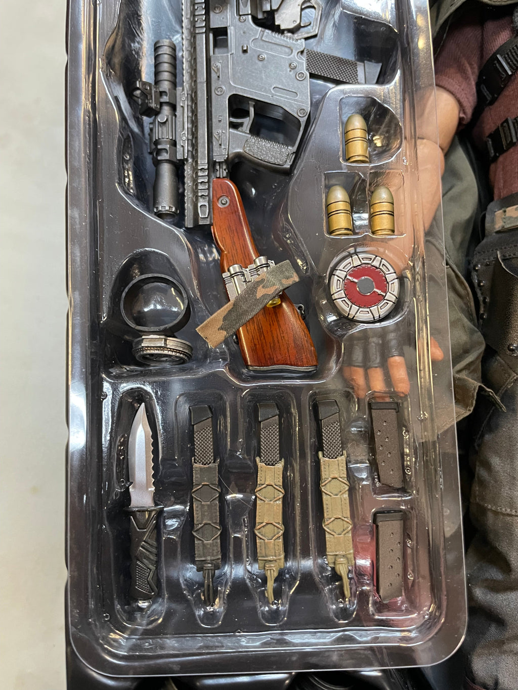 Cable With Exclusive Shield MMS583 1/6 Scale (Deadpool 2, Hot Toys) COMPLETE product image 27, provided for visual reference