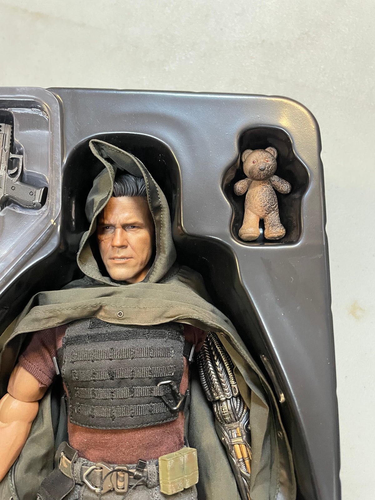 Cable With Exclusive Shield MMS583 1/6 Scale (Deadpool 2, Hot Toys) COMPLETE product image 25, provided for visual reference