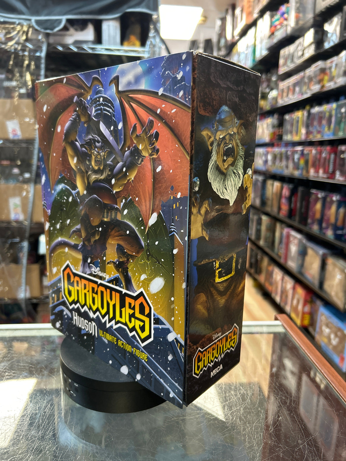 Hudson Ultimate (Disney Gargoyles, Neca) **SEALED** product image 6, provided for visual reference and product detail review