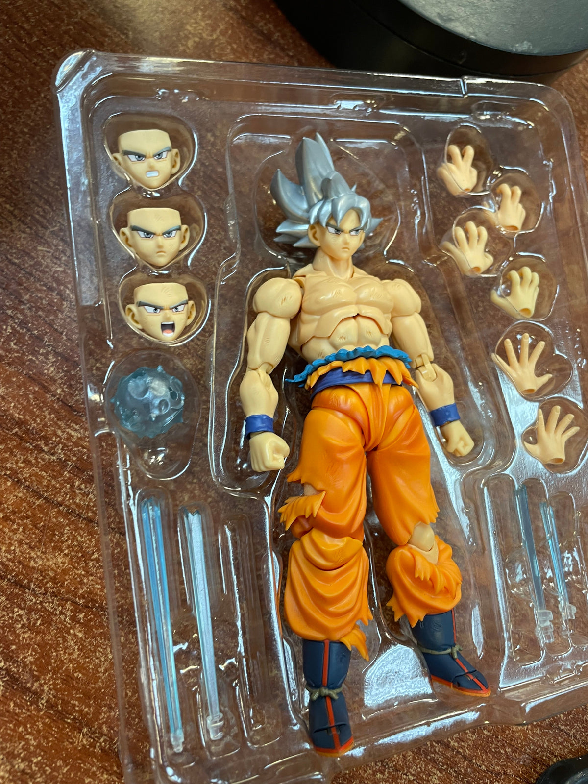 Ultra Instinct Son Goku (Dragon Ball, Bandai SH Figuarts) *INCOMPLETE* product image 7, provided for visual reference and