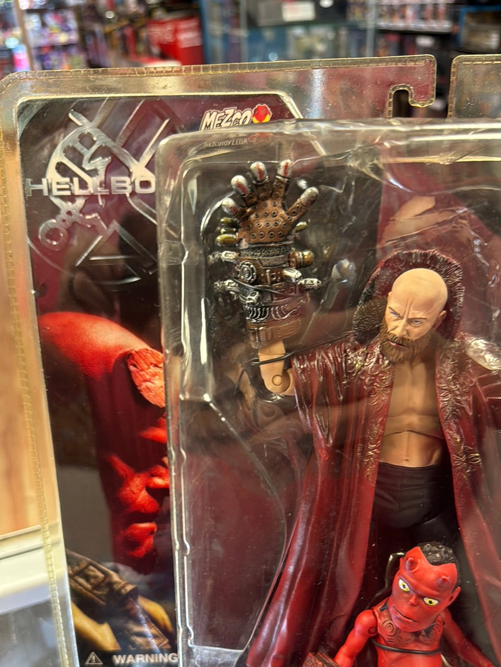 Rasputin with Hellboy (Mezco, HellBoy) product image 2, provided for visual reference and product detail review