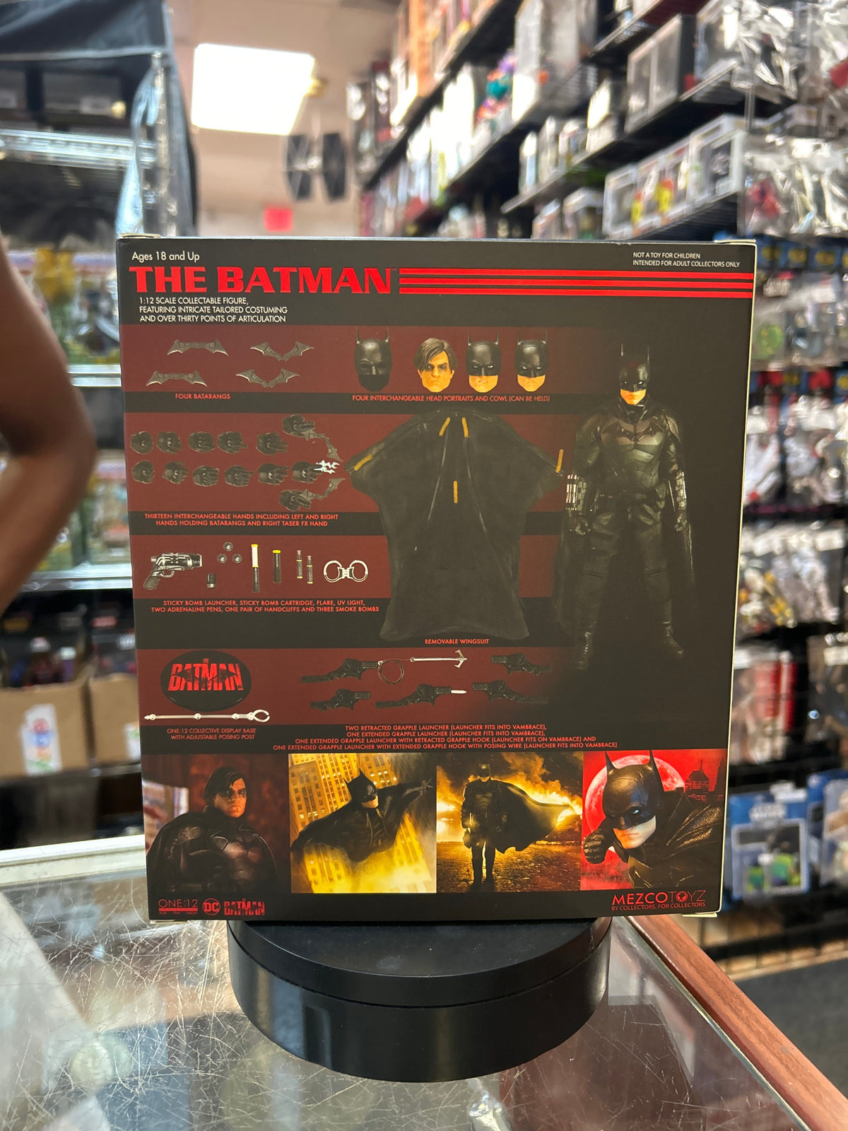 The Batman 1:12 (Mezco, Dc) **NEW** product image 3, provided for visual reference and product detail review