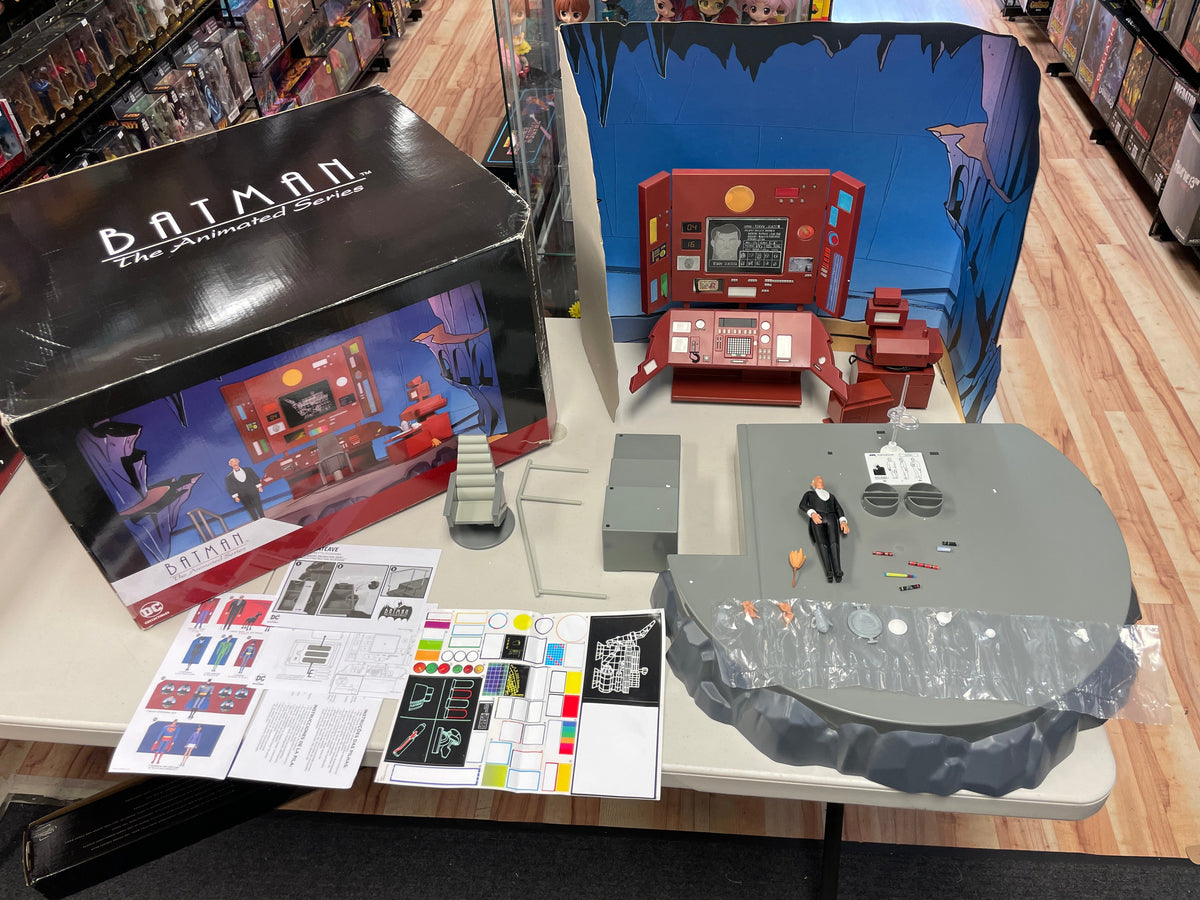 Batcave with Alfred Diorama (DC Collectibles, Animated Series Batman) product image 1, provided for visual reference and