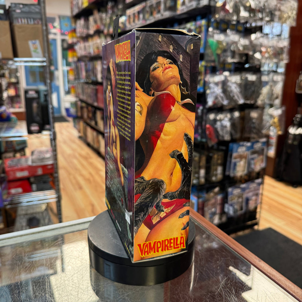 Vampirella (Dynamite Comics, Executive Replica) *NEW* product image 4, provided for visual reference and product detail