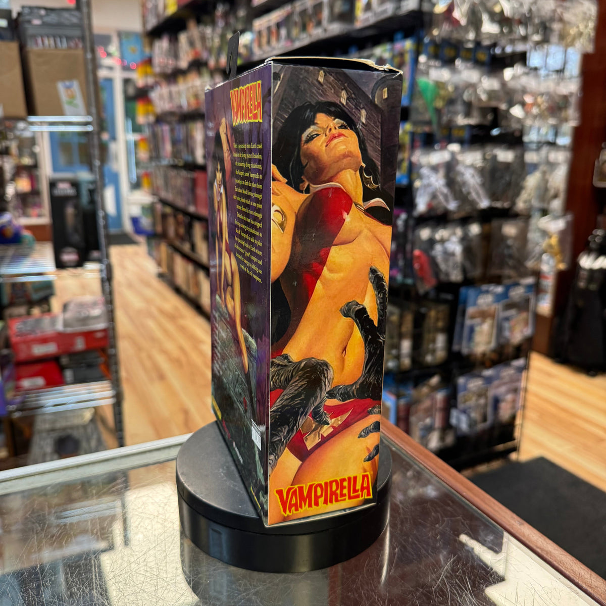 Vampirella (Dynamite Comics, Executive Replica) *NEW* product image 4, provided for visual reference and product detail