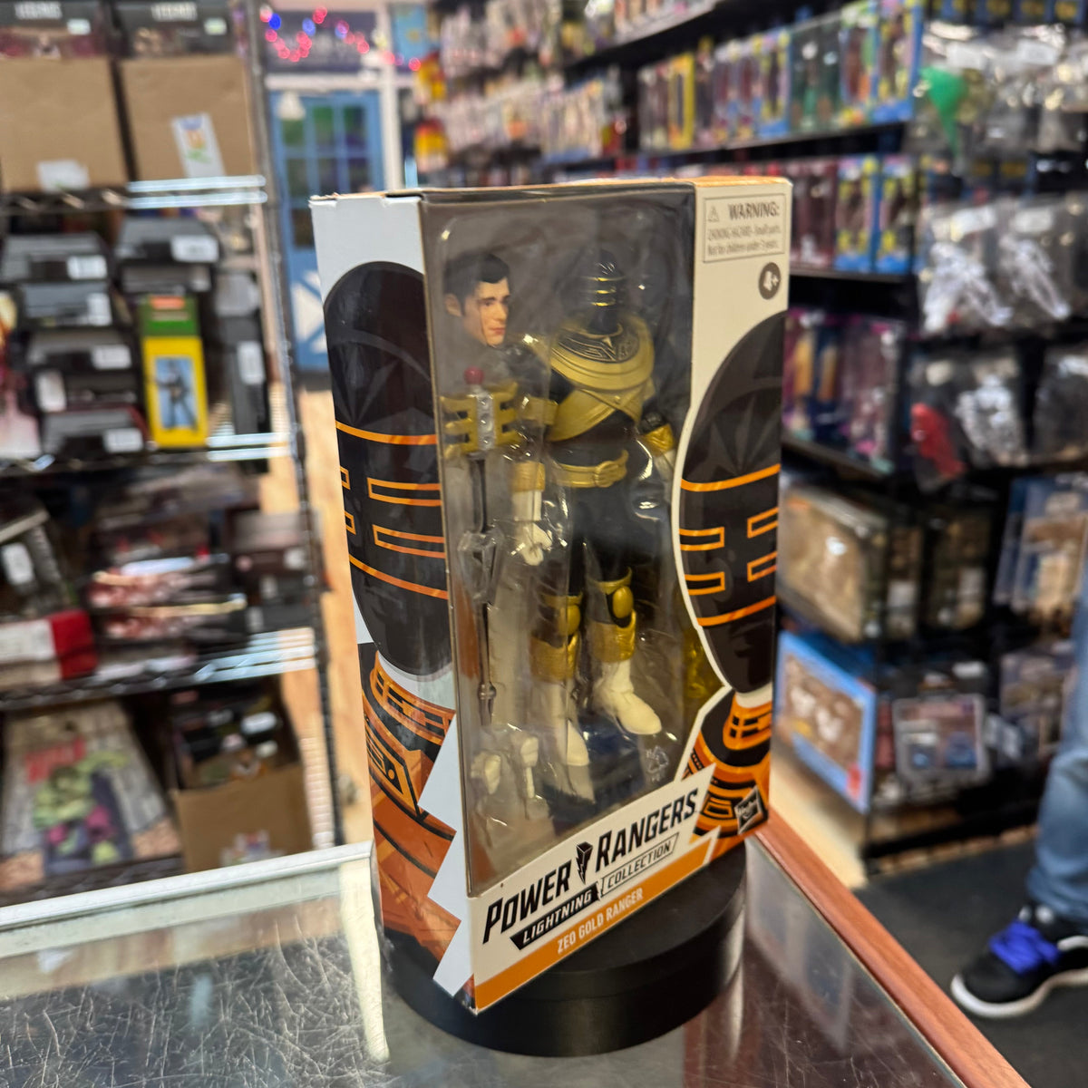 Zeo Gold Ranger (MMPR Power Ranger, Hasbro) **SEALED** product image 4, provided for visual reference and product detail