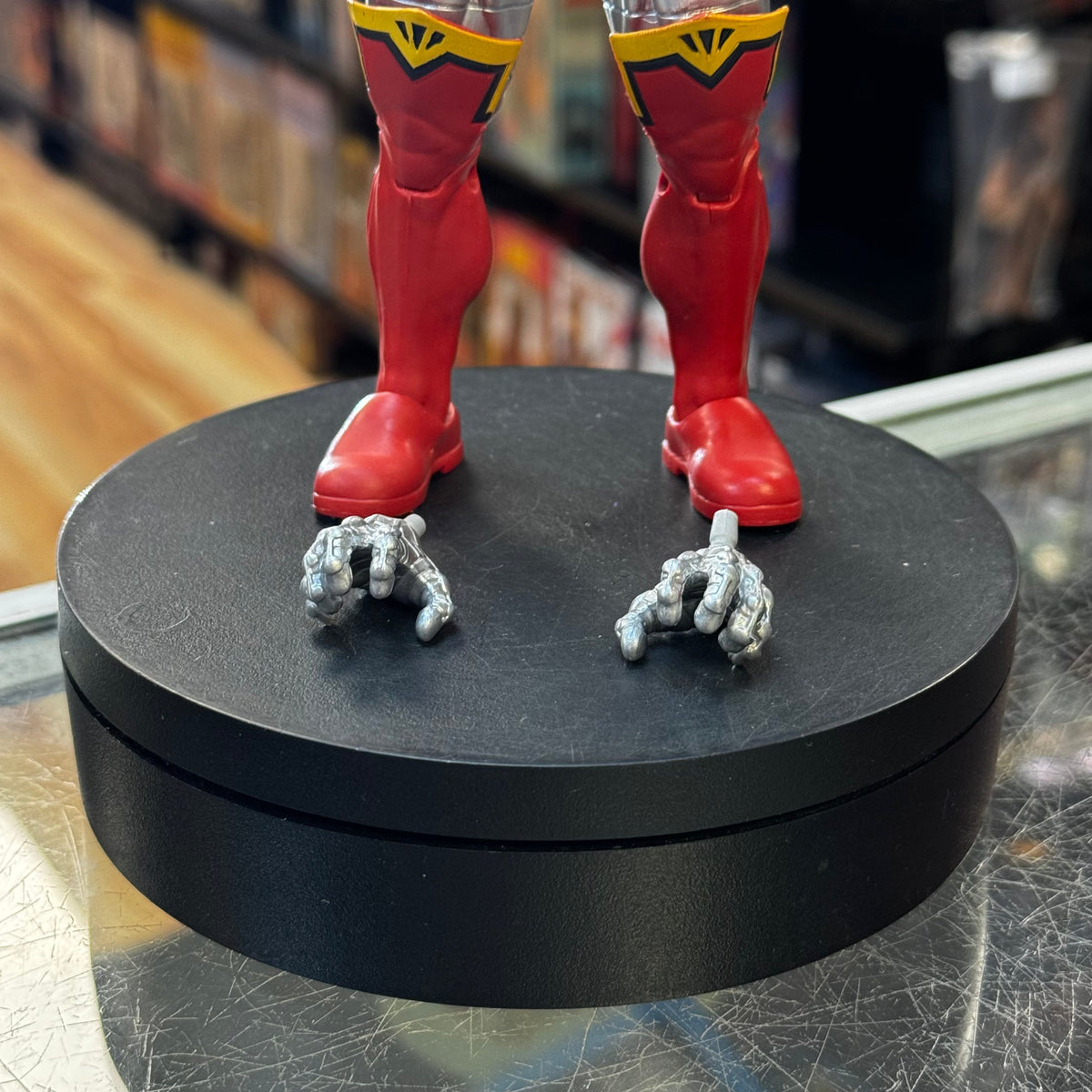 Colosus 80th Anniversary (Marvel Legends, Hasbro) COMPLETE product image 2, provided for visual reference and product detail