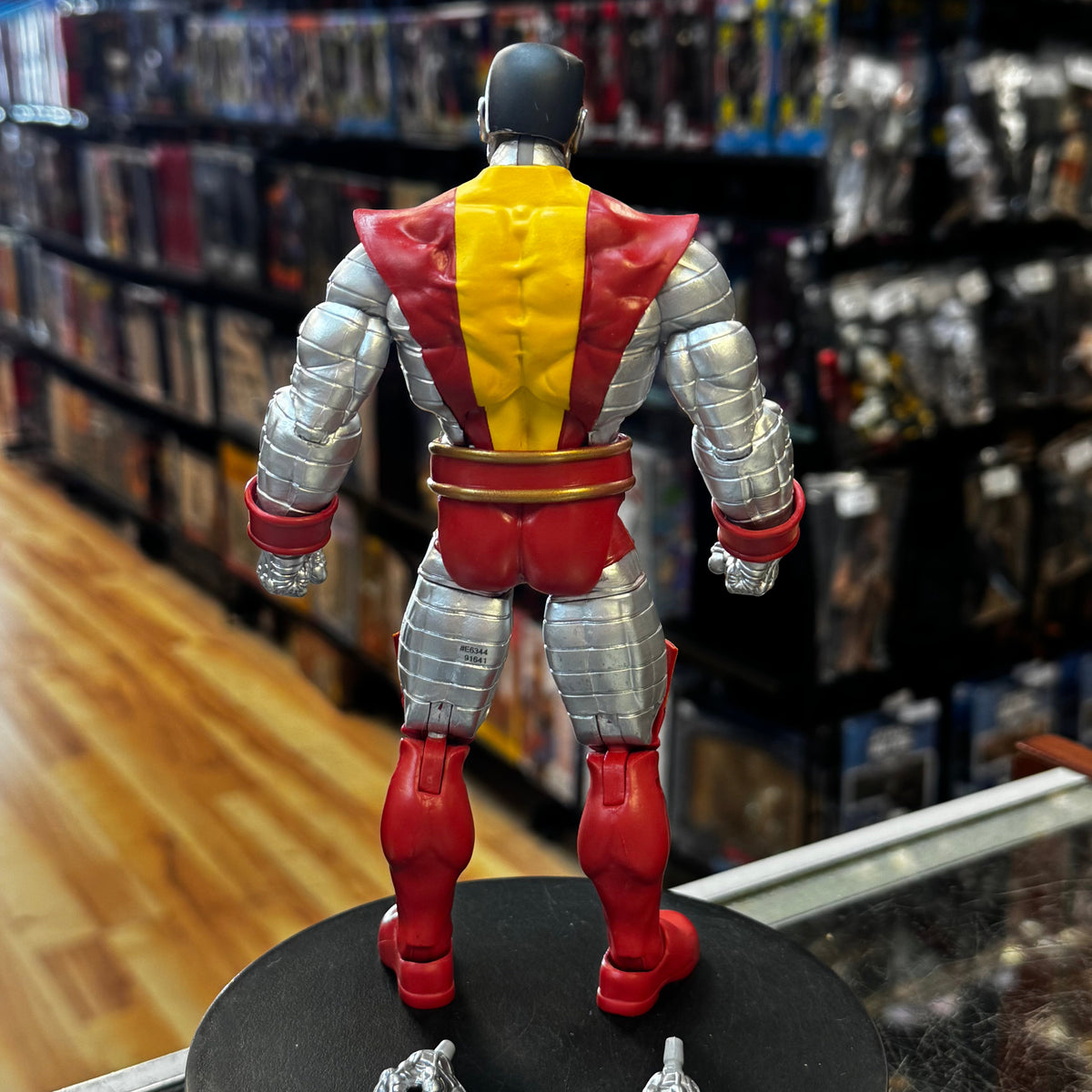 Colosus 80th Anniversary (Marvel Legends, Hasbro) COMPLETE product image 5, provided for visual reference and product detail