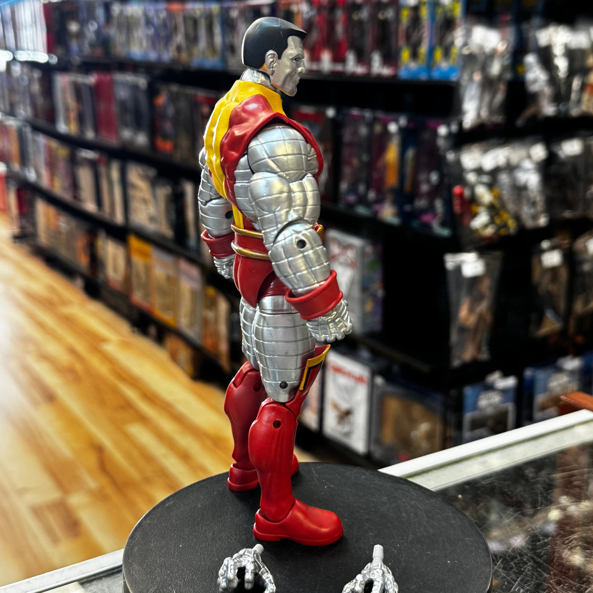 Colosus 80th Anniversary (Marvel Legends, Hasbro) COMPLETE product image 6, provided for visual reference and product detail