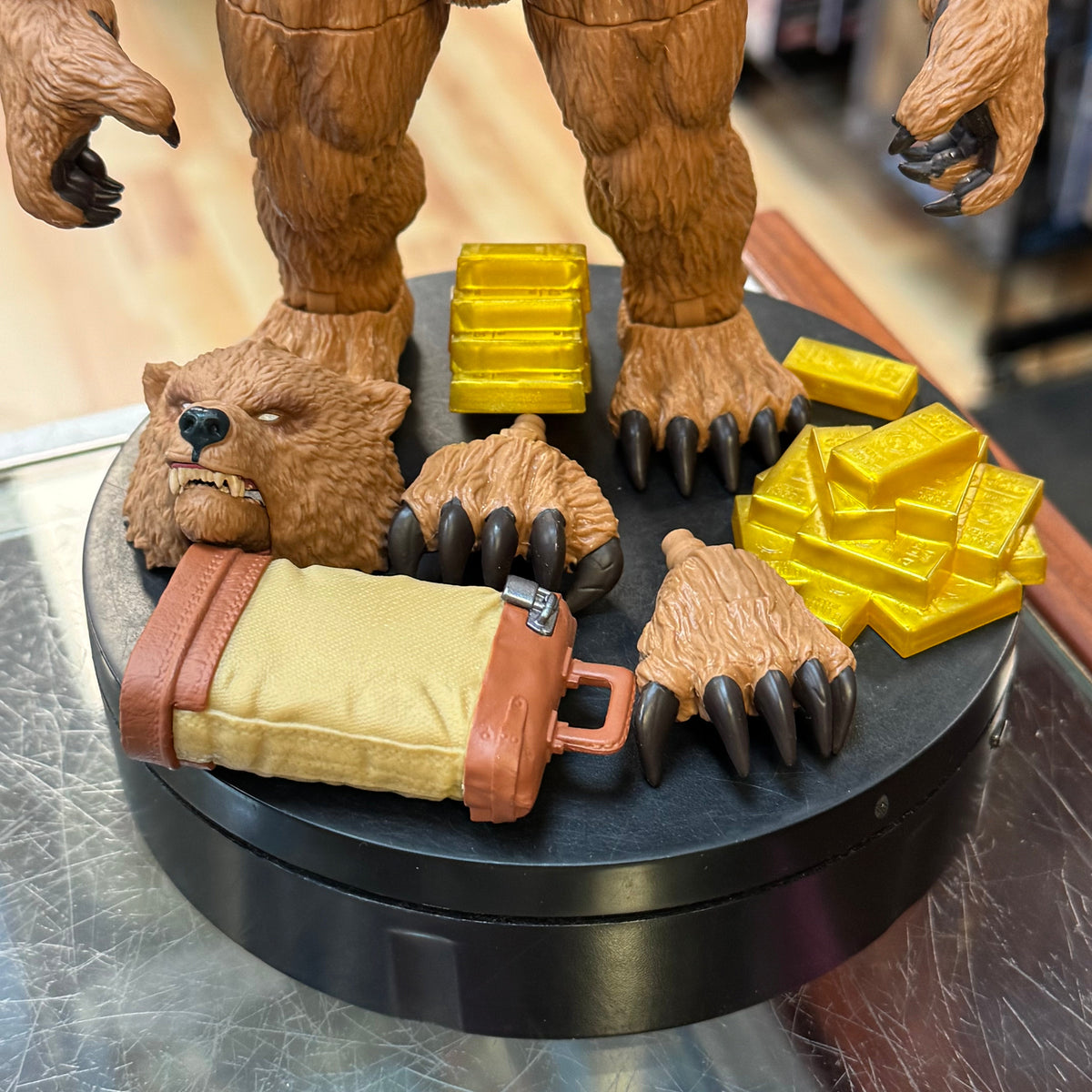 Marvel's Grizzly (Marvel Legends, Hasbro) **COMPLETE** product image 2, provided for visual reference and product detail