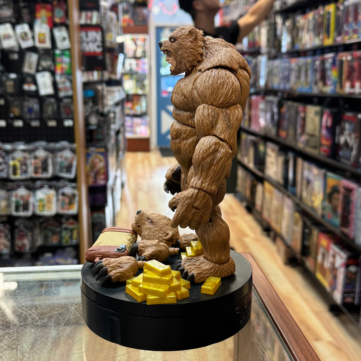 Marvel's Grizzly (Marvel Legends, Hasbro) **COMPLETE** product image 3, provided for visual reference and product detail