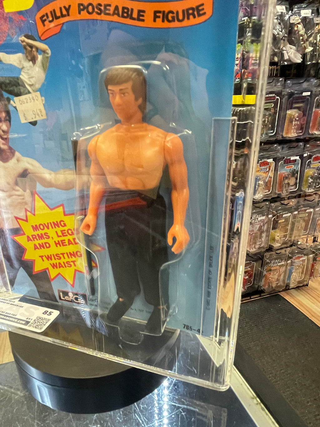 Fully Posable Bruce Lee (Largo Toys, The Legend of Bruce Lee) CAS GRADE 85 product image 3, provided for visual reference