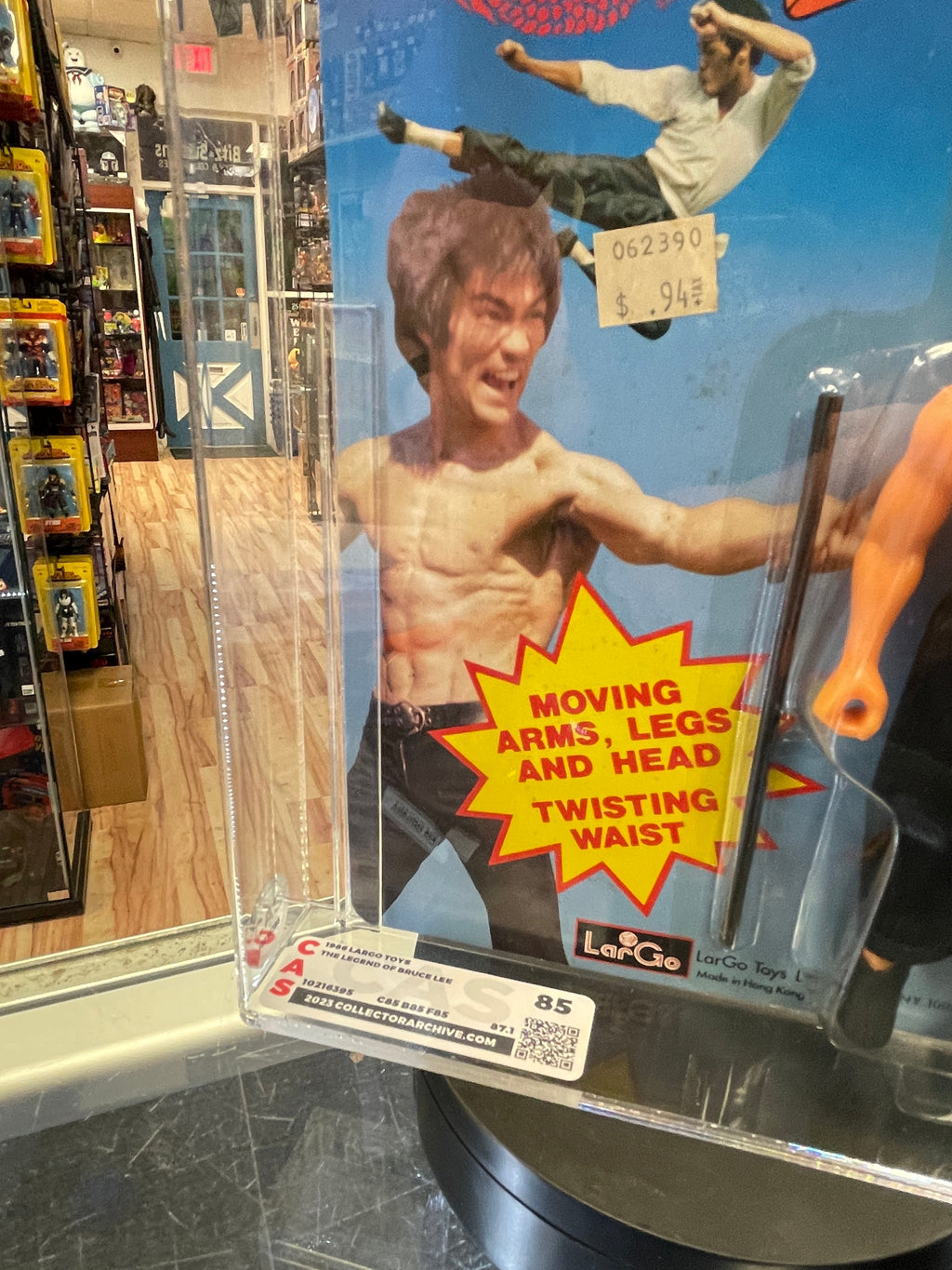 Fully Posable Bruce Lee (Largo Toys, The Legend of Bruce Lee) CAS GRADE 85 product image 4, provided for visual reference