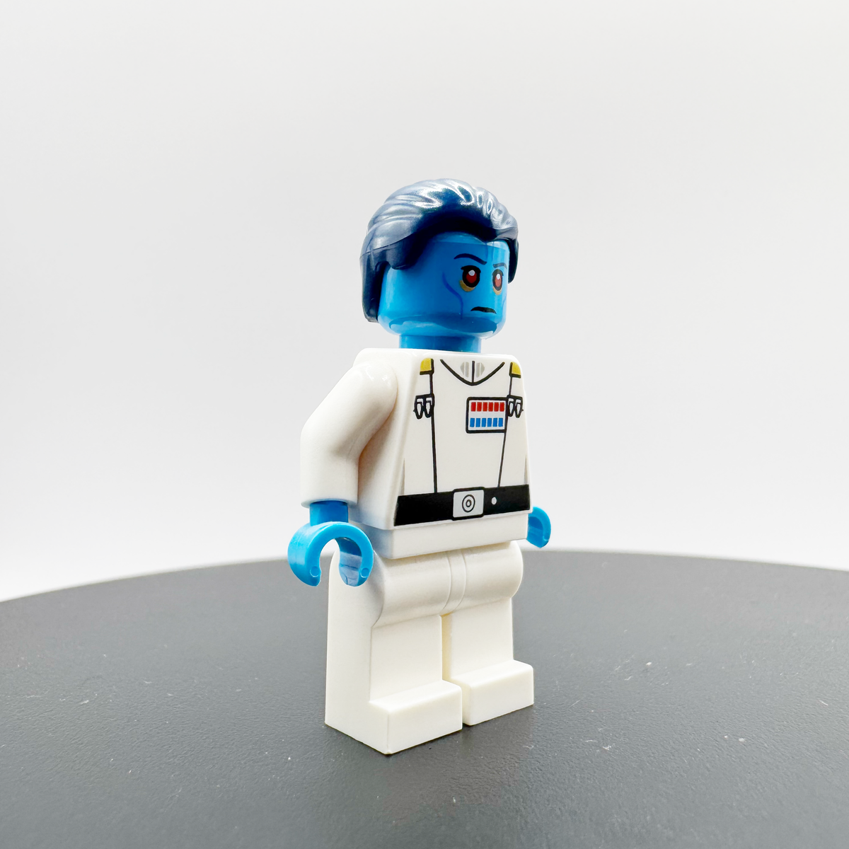 Grand Admiral Thrawn (The Phantom, Star Wars) - sw0811 product image 2, provided for visual reference and product detail