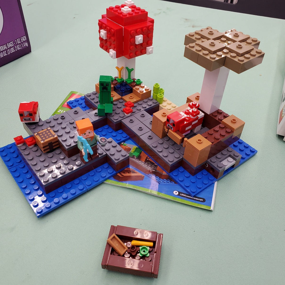 21129 The Mushroom Island (Previously Owned) (Retired) product image 1, provided for visual reference and product detail