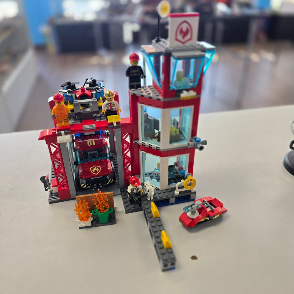 60215 Fire Station (Retired) (Previously Owned)