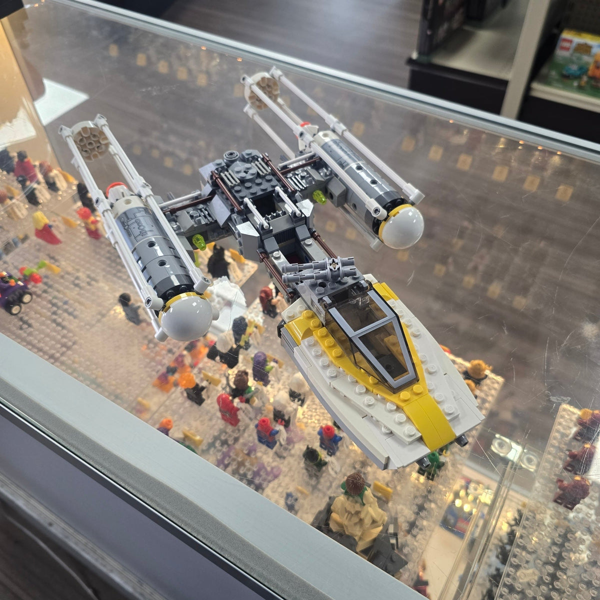 9495 Gold Leader's Y-wing Starfighter (Retired) (Previously Owned) product image 1, provided for visual reference and