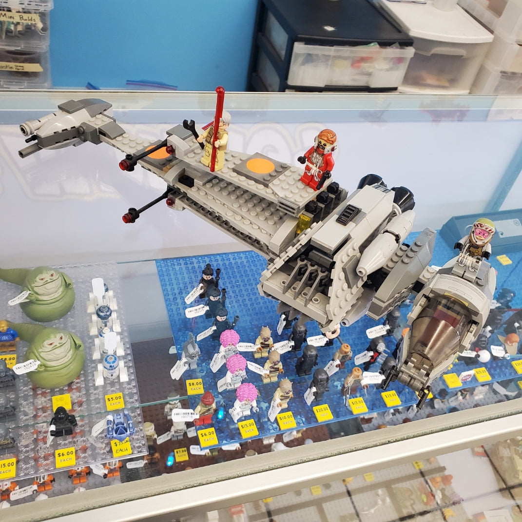 75050 B-Wing (Retired) (Previously Owned) product image 1, provided for visual reference and product detail review