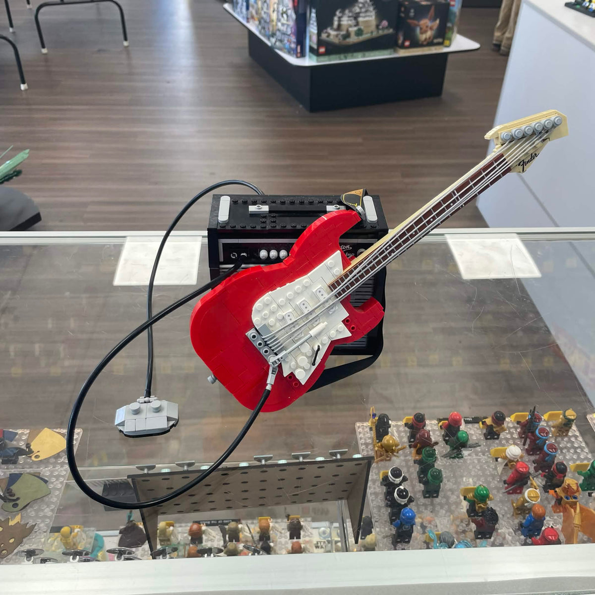 21329 Fender Stratocaster (Previously Owned) product image 1, provided for visual reference and product detail review