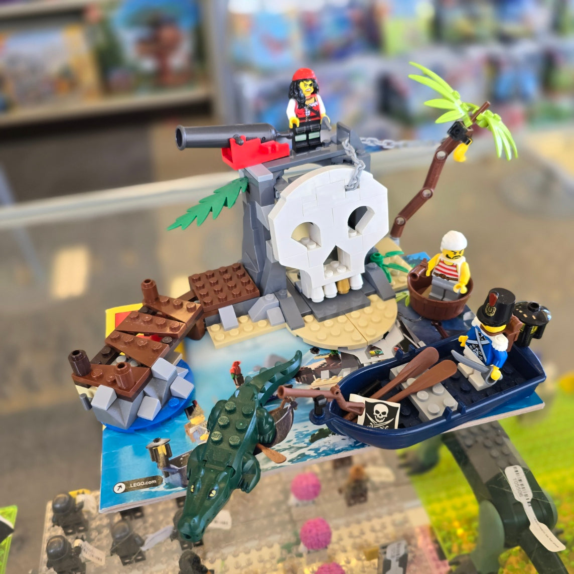 70411 Treasure Island (Retired) (Previously Owned) product image 1, provided for visual reference and product detail review