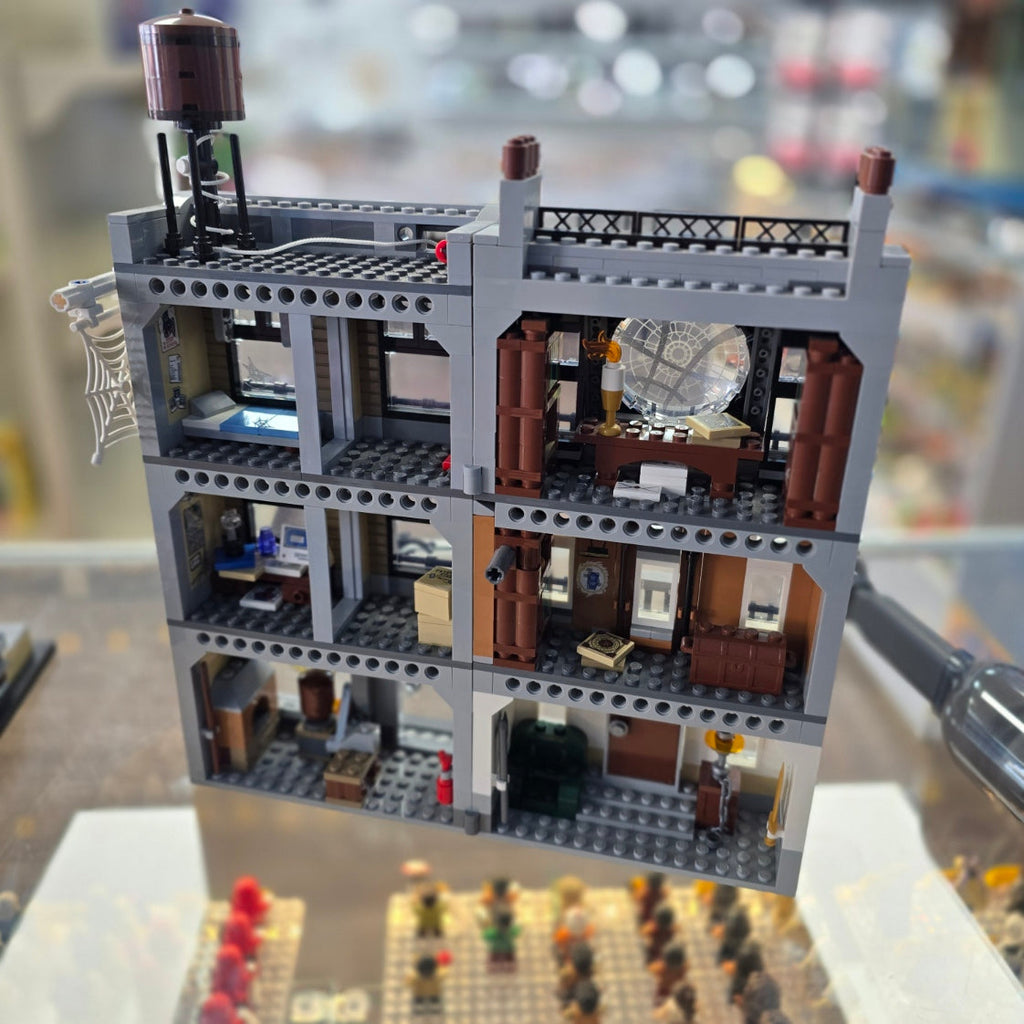 76108 Sanctum Sanctorum Showdown (Previously Owned) (Retired) product image 3, provided for visual reference and product