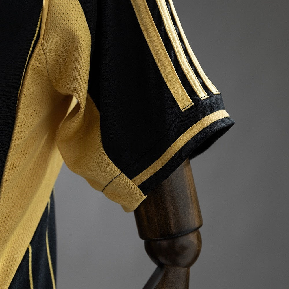 Real Madrid Jersey 25/26 Black Gold Baseball Kit product image 3