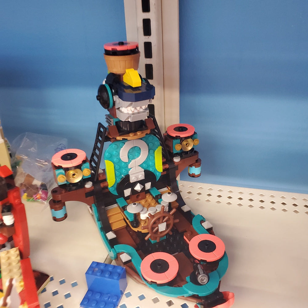 43114 Punk Pirate Ship (Retired) (Previously Owned)