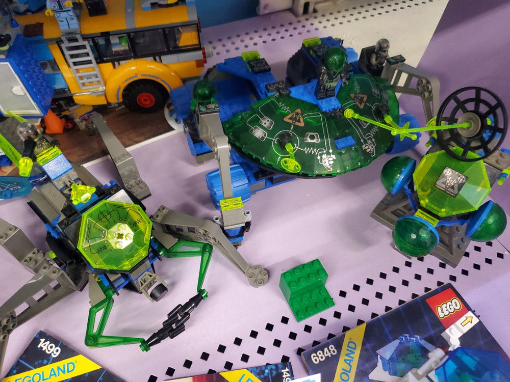 6977 Arachnoid Star Base (Retired) (Previously Owned)