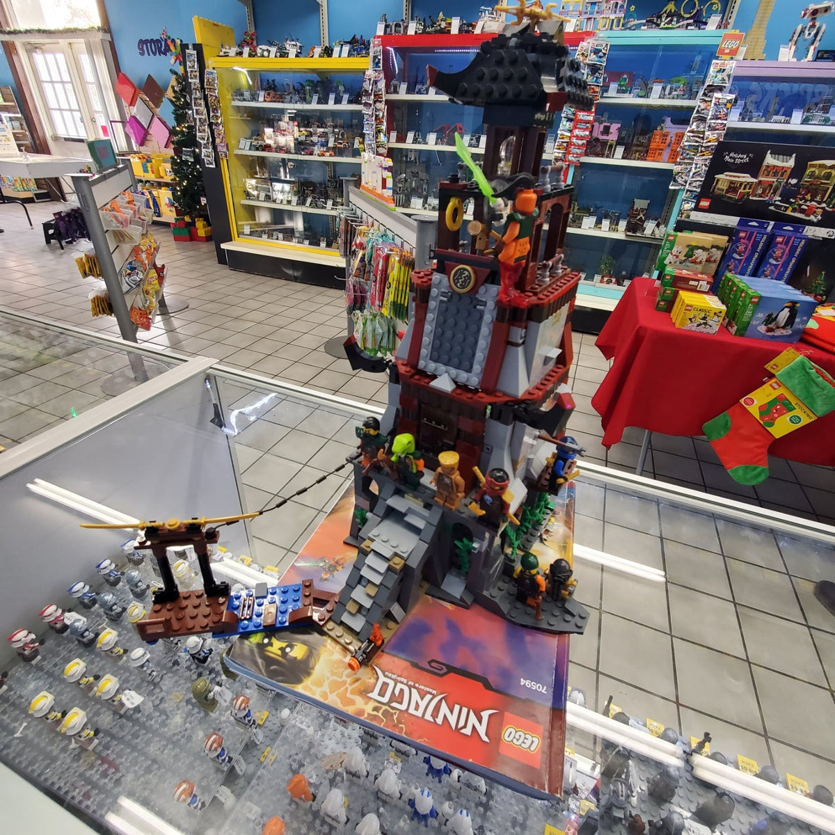 70594 The Lighthouse Siege (Retired) (Previously Owned) product image 1, provided for visual reference and product detail