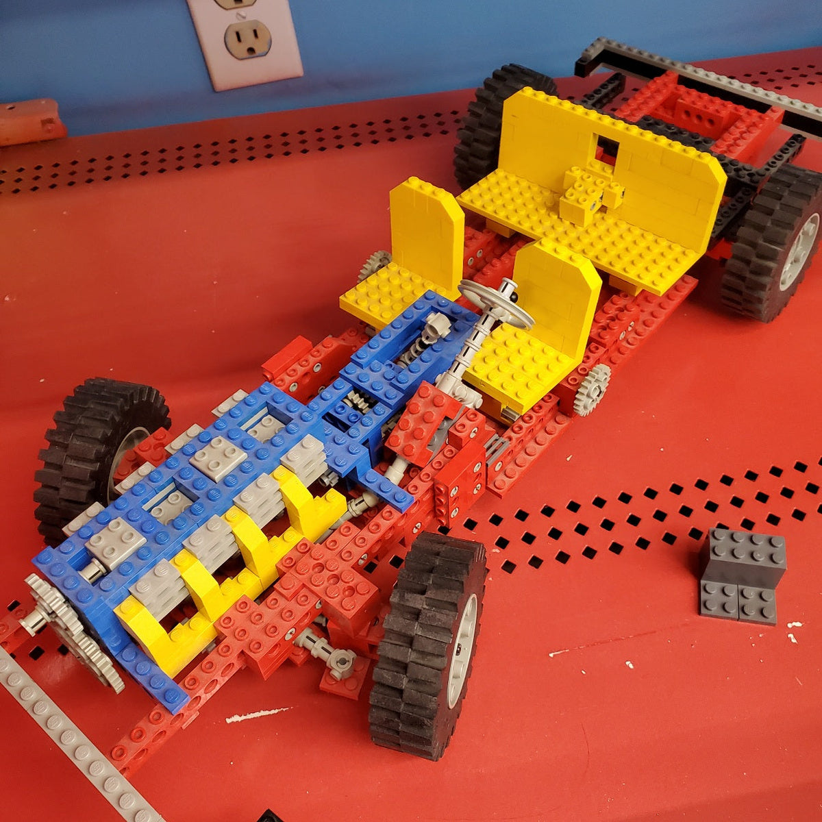 853 Auto Chassis (Retired) (Previously Owned) product image 1, provided for visual reference and product detail review