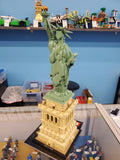 21042 Statue of Liberty (Previously Owned) product image 1, provided for visual reference and product detail review