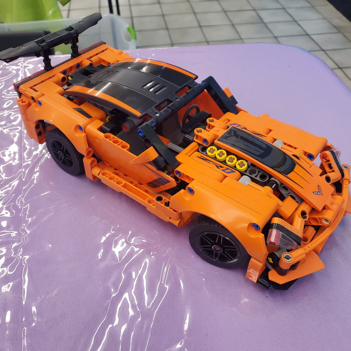 42093 Chevrolet Corvette ZR1 (Retired) (Previously Owned) product image 1, provided for visual reference and product detail