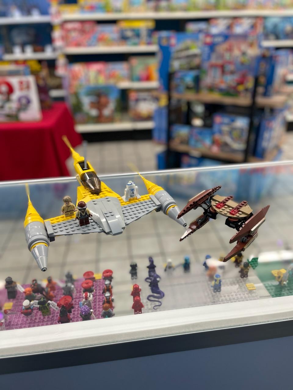 7660 Naboo N-1 Starfighter (Retired) (Previously Owned) product image 1, provided for visual reference and product detail